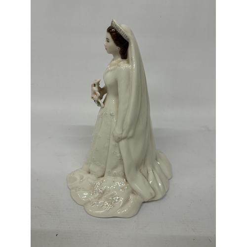 804 - A ROYAL WORCESTER FIGURINE - HER MAJESTY QUEEN ELIZABETH II & H.R.H. THE DUKE OF EDINBURGH DIAMOND W... 