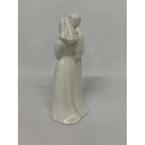 851 - A ROYAL DOULTON IMAGES FIGURE 