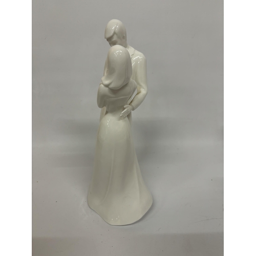 852 - A ROYAL DOULTON IMAGES FIGURE 