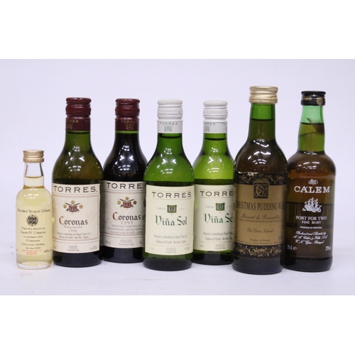 452 - SEVEN MINIATURE BOTTLES TO INCLUDE A 1995 AND 1996 BOTTLE OF CORONAS TEMPRANILLO, A SCOTCH WHISKEY A... 