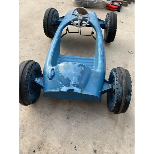 1518 - A VINTAGE TRIANG PLASTIC RACING PEDAL CAR