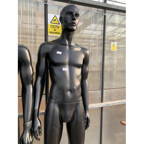 1522 - AN ADULT MALE SHOP MANNEQUIN