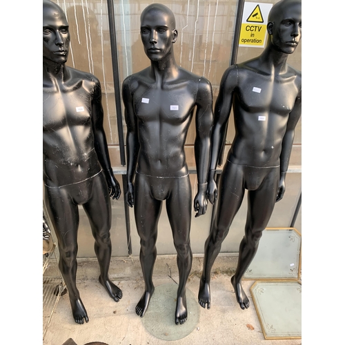 1523 - AN ADULT MALE SHOP MANNEQUIN