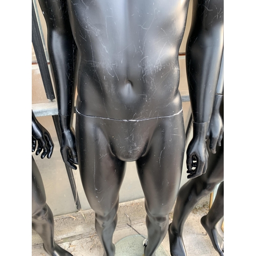 1523 - AN ADULT MALE SHOP MANNEQUIN