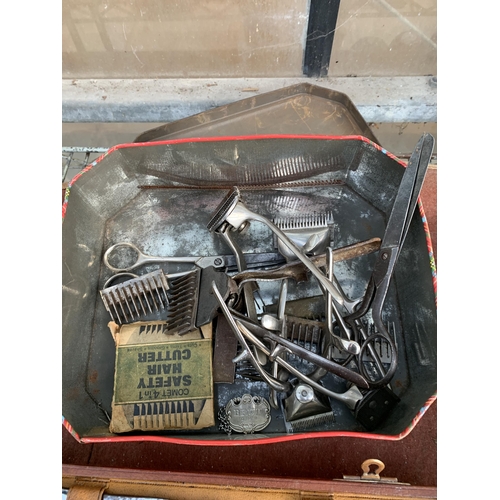 1532 - A VINTAGE LEATHER CASED FINNIGANS OF MANCHESTER SHAVING KIT AND FURTHER GENTS GROOMING ITEMS