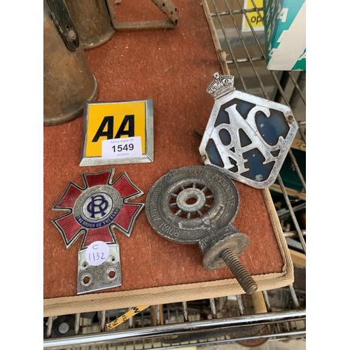 1549 - FOUR VINTAGE CAR BADGES TO INCLUDE RAC AND AA ETC