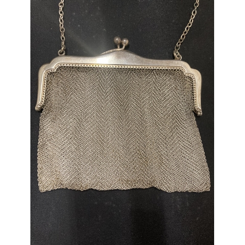 2 - A HALLMARKED BRIMINGHAM SILVER HANDBAG