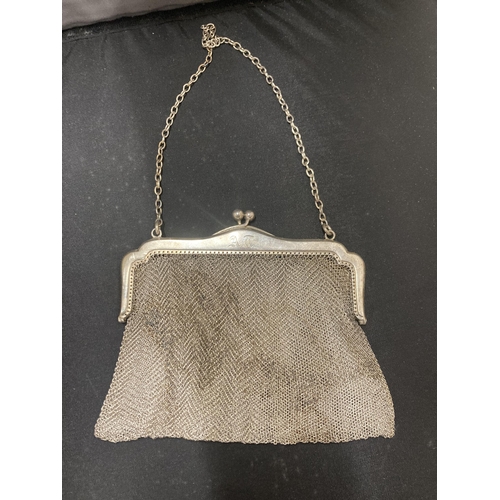 2 - A HALLMARKED BRIMINGHAM SILVER HANDBAG