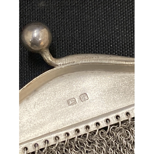 2 - A HALLMARKED BRIMINGHAM SILVER HANDBAG