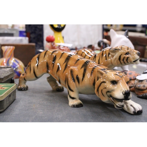 222 - A PAIR OF CERAMIC TIGER FIGURES FROM WEST GERMANY