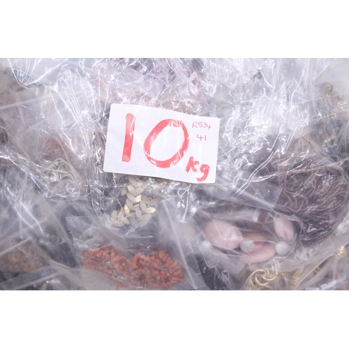 264 - 10KG OF INDIVIDUALLY BAGGED COSTUME JEWELLERY NECKLACES