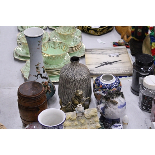 277 - A MIXED LOT TO INCLUDE VASES, ANIMAL FIGURES, SMALL SILHOUETTES, PIN TRAYS, PAPERWEIGHTS, ETC