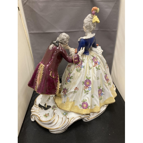 5 - A LARGE ERNST BOHNE GERMANY STYLE PORCELAIN FIGURE OF A COURTING COUPLE, HEIGHT APPROX 36.5CM