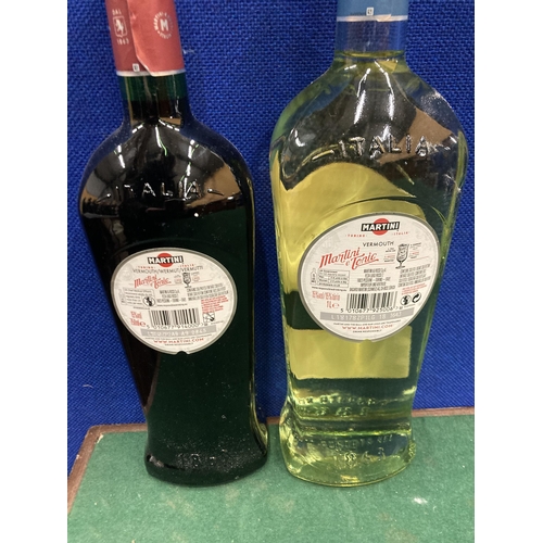 369 - A 1L BOTTLE OF MARTINI BIANCO TOGETHER WITH A 750ML BOTTLE OF MARTINI ROSSO