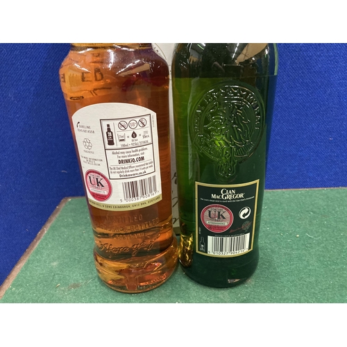 373 - TWO 70CL BOTTLES OF WHISKY TO INCLUDE BELL'S BLENDED 8 YEARS (BOXED) AND A BOTTLE OF CLAN MACGREGOR ... 