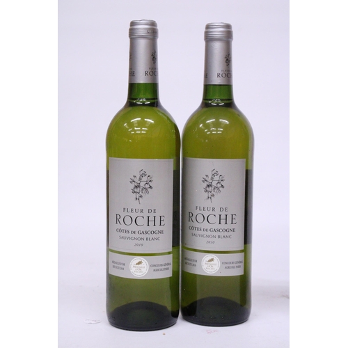 520 - A MIXED LOT TO INCLUDE THREE BOTTLES OF WHITE WINE - FLEUR DE ROCHE 2010 (2), YALLUM RIDGE 2011 AND ... 