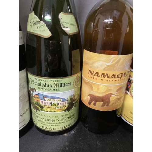 562 - SIX BOTTLES TO INCLUDE A 1997 RHEINHESSEN, A BADGERS CREEK SEMILLON CHARDONNAY, CHENIN BLANC, HOCK E... 