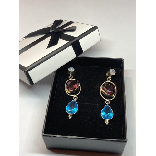 689 - A PAIR OF MARKED SILVER DROP EARRINGS WITH RED AND BLUE STONES IN A PRESENTATION BOX