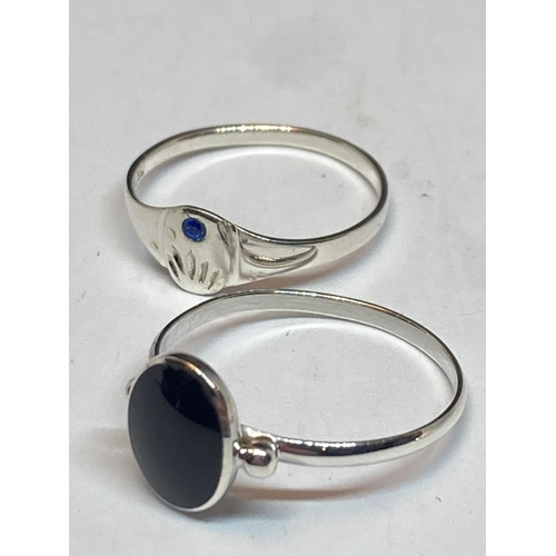 693 - FOUR MARKED SILVER RINGS TO INCLUDE A GOLD PLATED