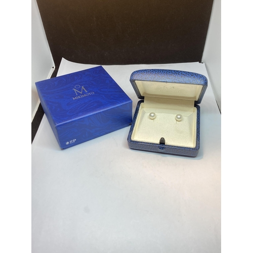 698 - A PAIR OF MIKIMOTO MARKED SILVER AND PEARL EARRINGS IN A PRESENTATION CASE WITH OUTER BOX