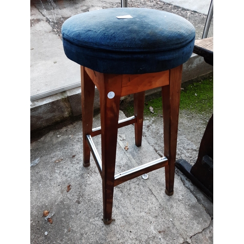 2894 - A TALL STOOL WITH UPHOLSTERED SEAT