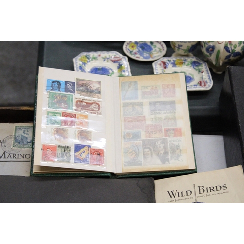 1005 - AN OLD CASE CONTAINING VINTAGE POSTCARDS, STAMPS AND OTHER EPHEMERA