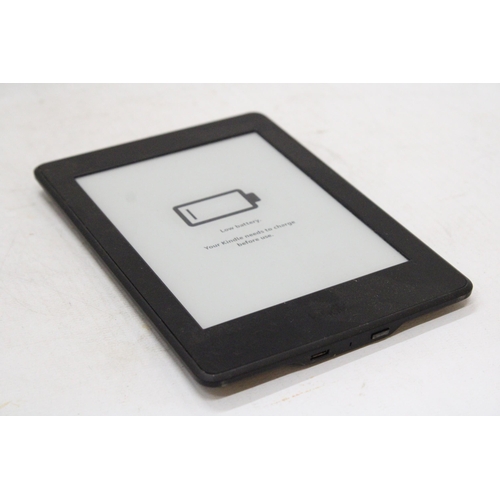 1102 - AN AMAZON KINDLE - VENDOR STATES WORKING ORDER - NO WARRANTY GIVEN