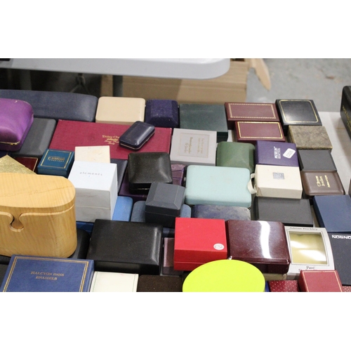 1186 - A LARGE QUANTITY OF VINTAGE AND COSTUME JEWELLERY BOXES