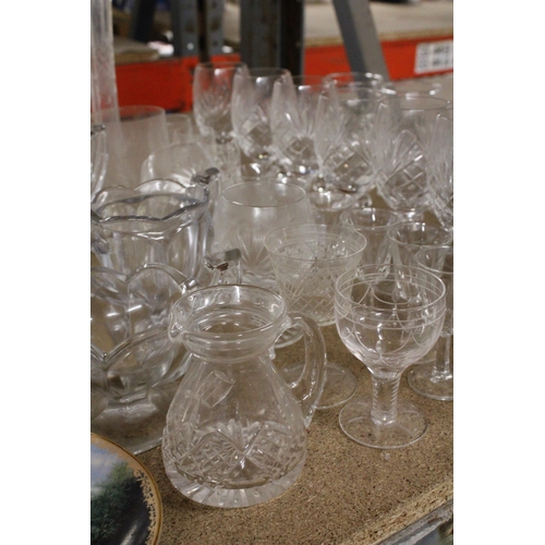 1196 - A LARGE QUANTITY OF GLASSWARE TO INCLUDE BOWLS, WINE GLASSES, SHERRY, BRANDY, ETC