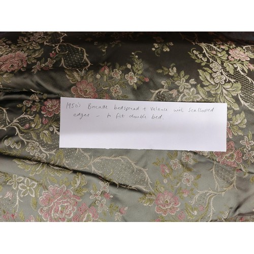 1149 - A 1950'S BROCADE BEDSPREAD AND VALANCE WITH SCALLOPED EDGES TO FIT A DOUBLE BED