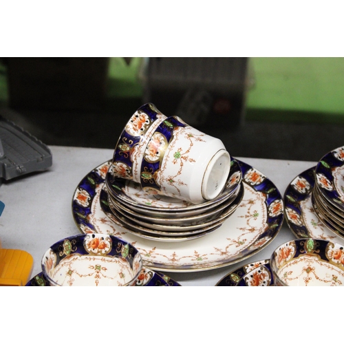 1208 - A STANLEY CHINA ANTIQUE IMARI PATTERN 38 PIECE TEASET