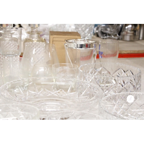 1288 - A LARGE ASSORTMENT OF GLASSWARE TO INCLUDE BOWLS, CUPS, JUGS ETC