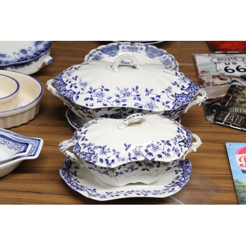 1300 - A QUANTITY OF BLUE AND WHITE SERVING PLATES, BOWLS, ETC TO INCLUDE 'SAVOY'