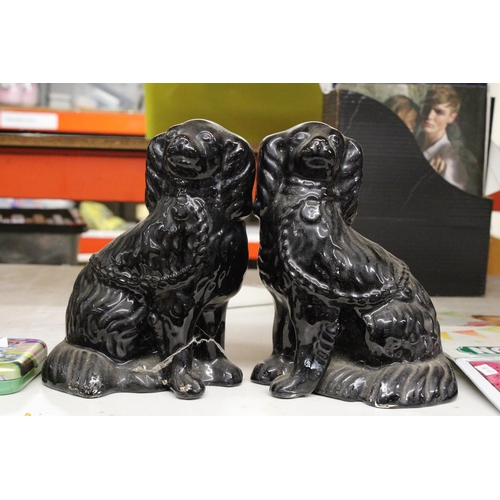 1316 - TWO LARGE CERAMIC DOG FIGURINES OF A KING CHARLES SPANIEL