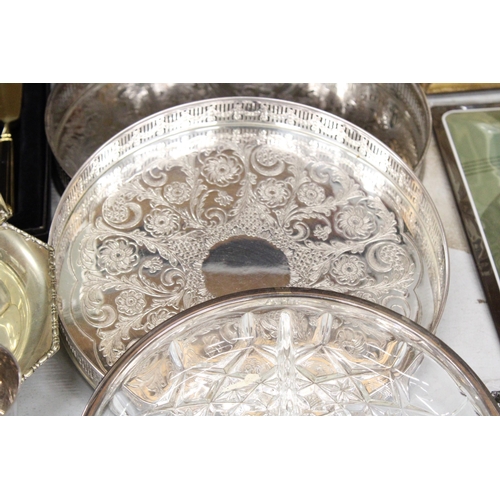 1180 - A QUANTITY OF SILVER PLATE TO INCLUDE TRAYS, A NIBBLES DISH, BASKET BOWL GOBLETS, CONDIMENT SETS PLU... 