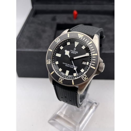 529 - A TUDOR PELAGOS BLACK TITANIUM MEN'S DIVERS WATCH 25500TN BOXED SEEN WORKING BUT NO WARRANTY. RECENT... 