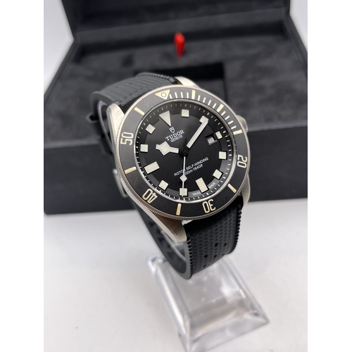 529 - A TUDOR PELAGOS BLACK TITANIUM MEN'S DIVERS WATCH 25500TN BOXED SEEN WORKING BUT NO WARRANTY. RECENT... 