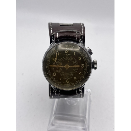 534 - A 1940'S UFESA CHRONOGRAPH MONOPUSHER 37MM WRIST WATCH