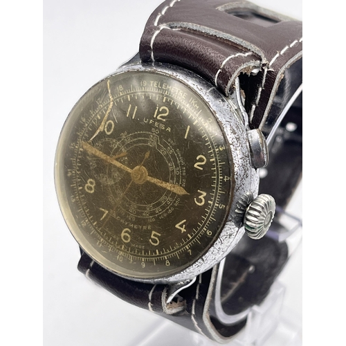 534 - A 1940'S UFESA CHRONOGRAPH MONOPUSHER 37MM WRIST WATCH