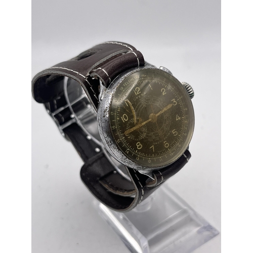 534 - A 1940'S UFESA CHRONOGRAPH MONOPUSHER 37MM WRIST WATCH