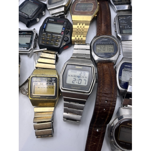 550 - TWENTY FIVE VINTAGE 1970'S MEN'S LED AND LCD WRISTWATCHES TO INCLUDING SOME RARE EXAMPLES OF SEIKO, ... 