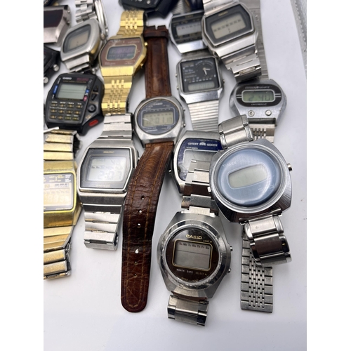 550 - TWENTY FIVE VINTAGE 1970'S MEN'S LED AND LCD WRISTWATCHES TO INCLUDING SOME RARE EXAMPLES OF SEIKO, ... 