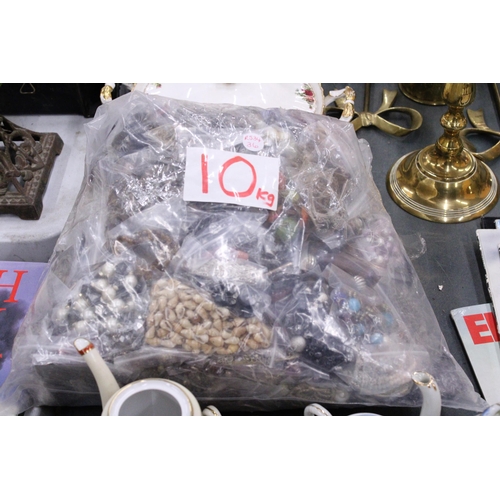 936 - 10KG OF INDIVIDUALLY BAGGED COSTUME JEWELLERY NECKLACES