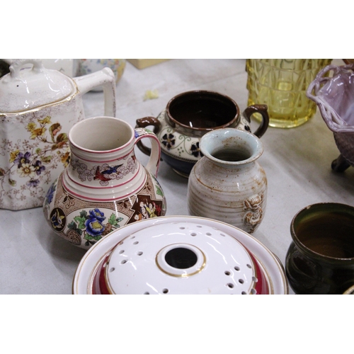 945 - A QUANTITY OF VINTAGE CERAMICS TO INCLUDE A TEAPOT, JUG, BOWLS, A MASONS SILVER JUBILEE LIDDED POT, ... 