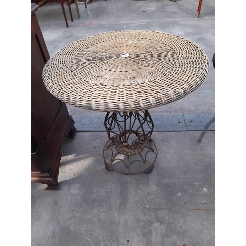 2873 - A WICKER AND METALWARE CONSERVATORY TABLE, 30