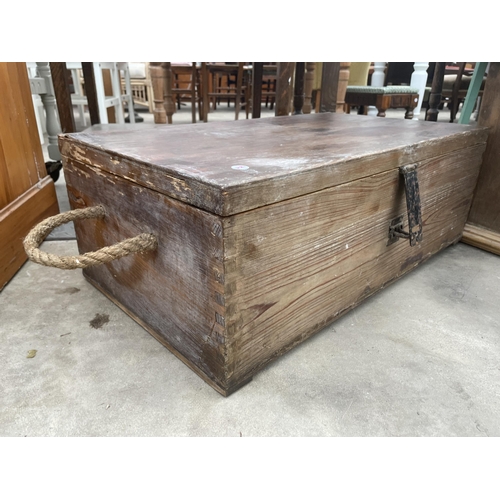 2952 - A LINEN CHEST AND SMALL TRUNK