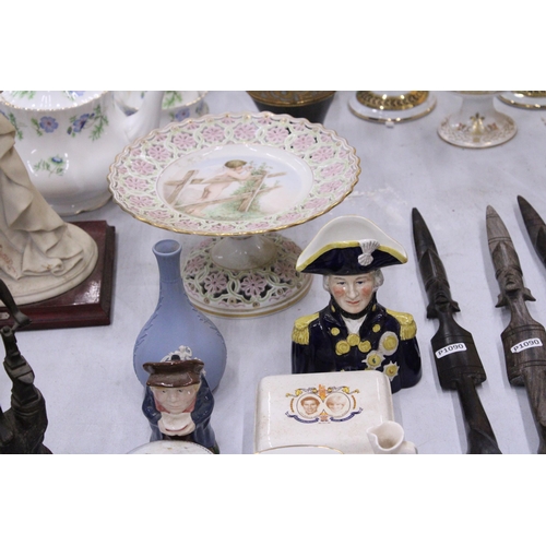 143 - A QUANTITY OF CERAMIC ITEMS TO INCLUDE A LORD NELSON JUG, TRINKET BOXES, PIN TRAYS, A FOOTED CAKE ST... 