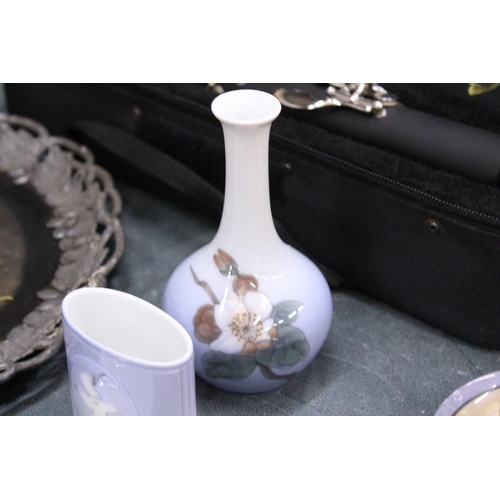 185 - FOUR SMALL PIECES OF ROYAL COPENHAGEN CERAMICS TO INCLUDE A VASE, SPILL HOLDER AND TWO PIN TRAYS