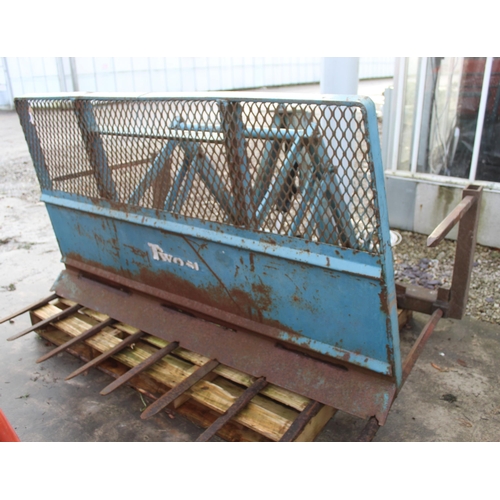 255 - TWOSE PUSH-OFF  BUCK RAKE  + VAT