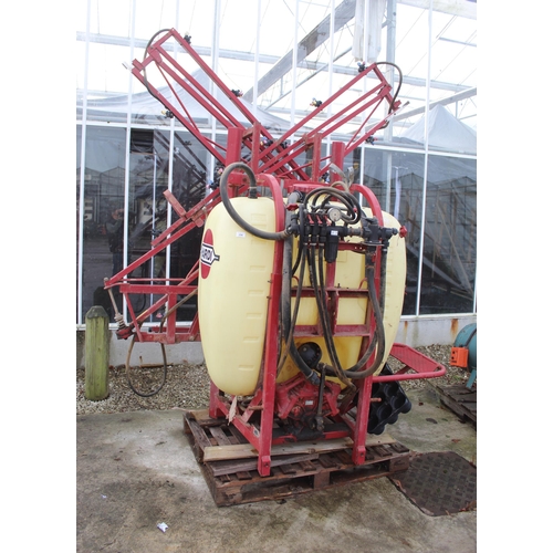 256 - HARDI 600 LTR. CROP SPRAYER  + VAT